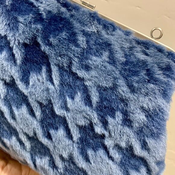 Blue Houndstooth Genuine Shearling Leather Kisslock Handbag, Multi Use Style - Picture 15 of 16